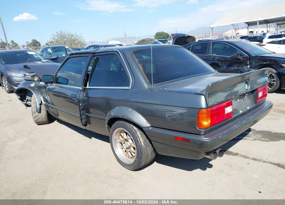 1989 BMW 325 I AUTOMATIC/IS AUTOMATIC VIN: WBAAA2305K4258516