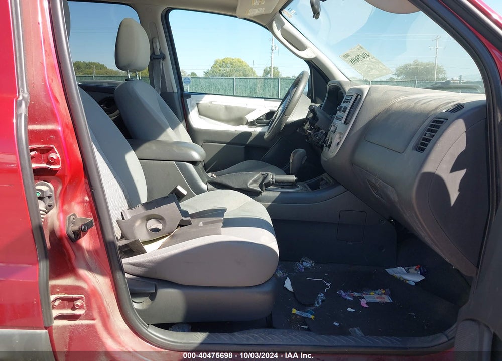 2005 FORD ESCAPE XLT VIN: 1FMYU03165KB36829