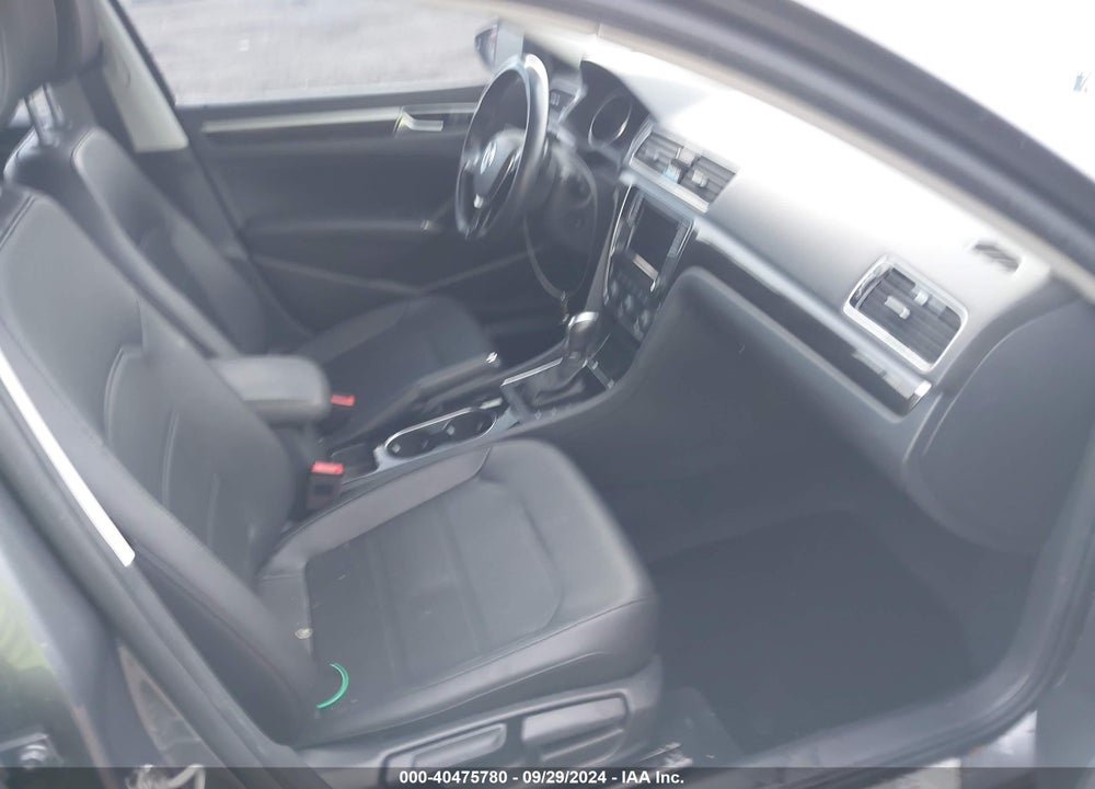 2019 VOLKSWAGEN PASSAT 2.0T SE R-LINE VIN: 1VWMA7A31KC001351