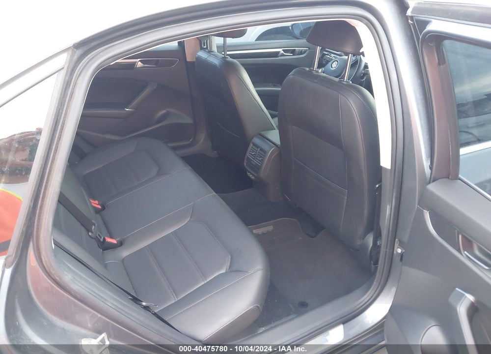 2019 VOLKSWAGEN PASSAT 2.0T SE R-LINE VIN: 1VWMA7A31KC001351