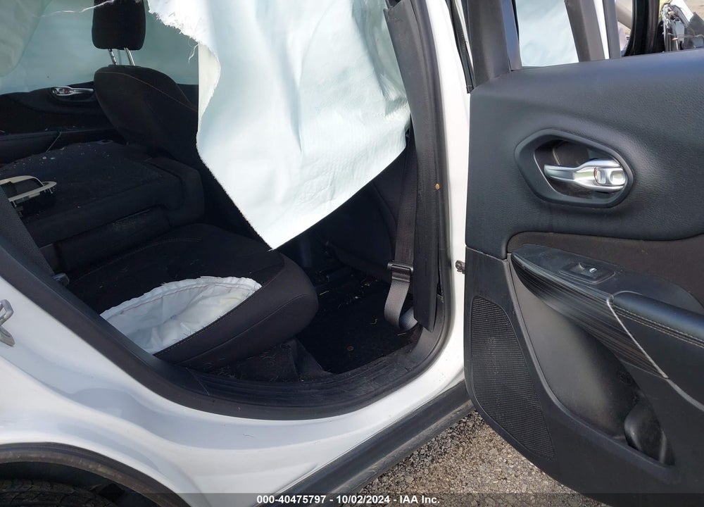 2016 JEEP CHEROKEE ALTITUDE VIN: 1C4PJMCS0GW100266
