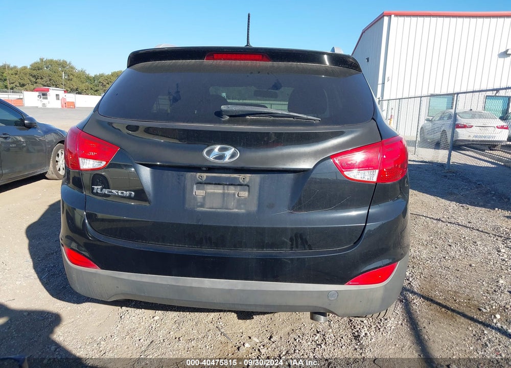 2014 HYUNDAI TUCSON SE VIN: KM8JU3AG2EU862136