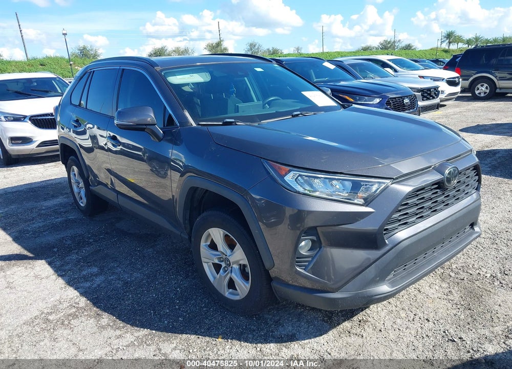 2019 TOYOTA RAV4 XLE VIN: 2T3W1RFV4KW025500