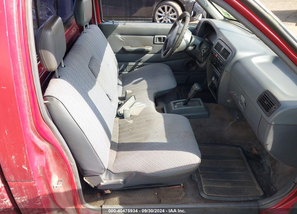 1996 NISSAN TRUCK XE VIN: 1N6SD11SXTC384498