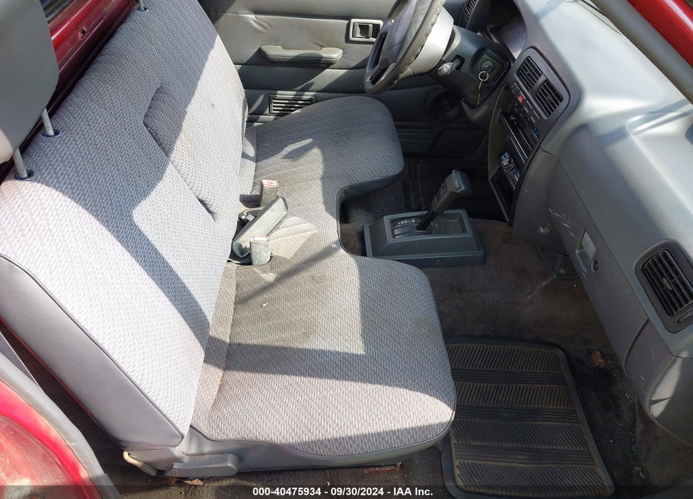 1996 NISSAN TRUCK XE VIN: 1N6SD11SXTC384498