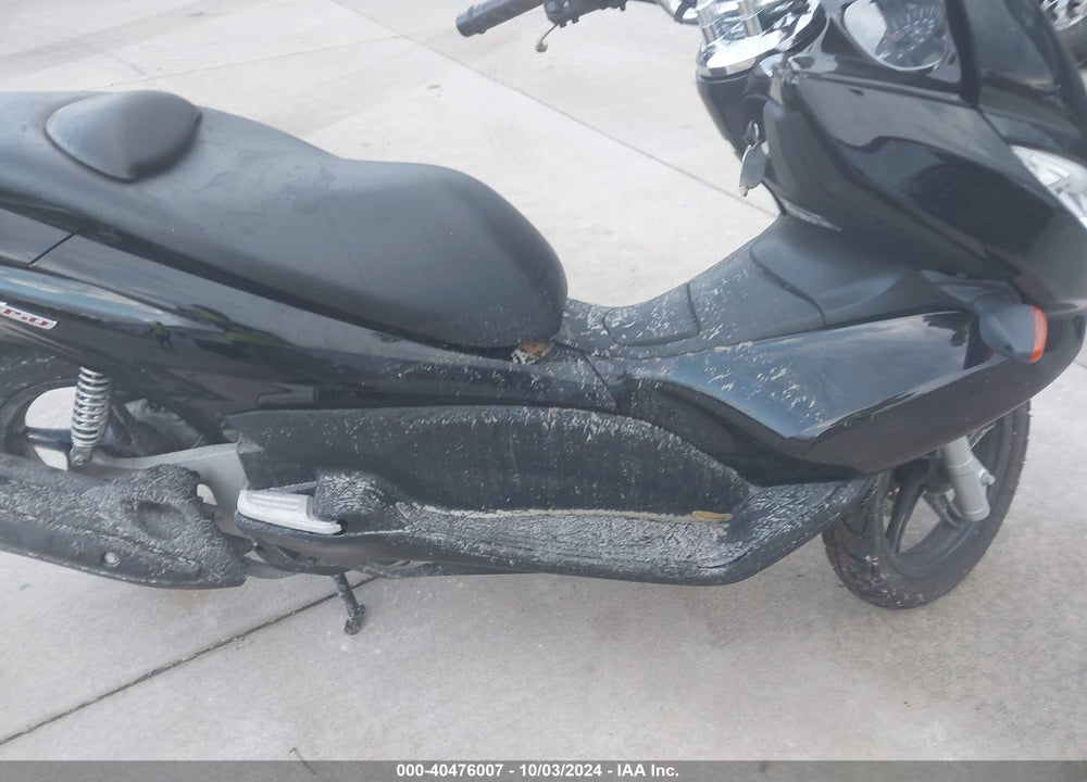 2013 HONDA PCX 150 VIN: MLHKF1217D5003146