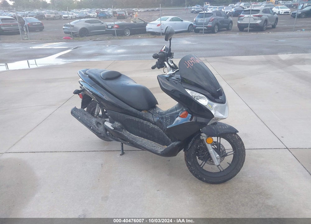 2013 HONDA PCX 150 VIN: MLHKF1217D5003146