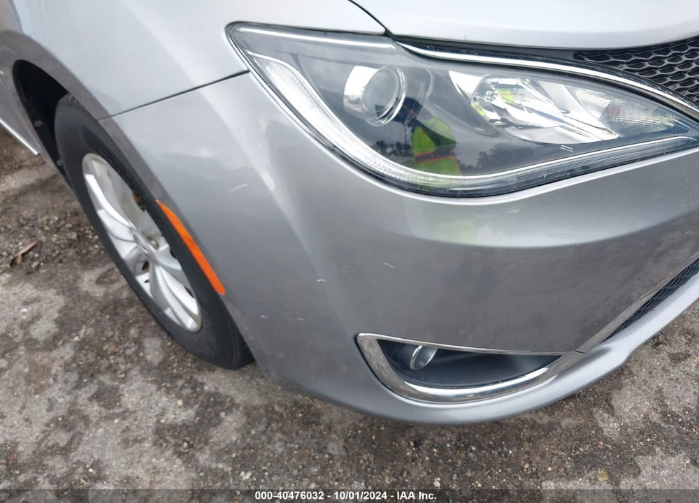 2020 CHRYSLER PACIFICA TOURING L VIN: 2C4RC1BGXLR183089