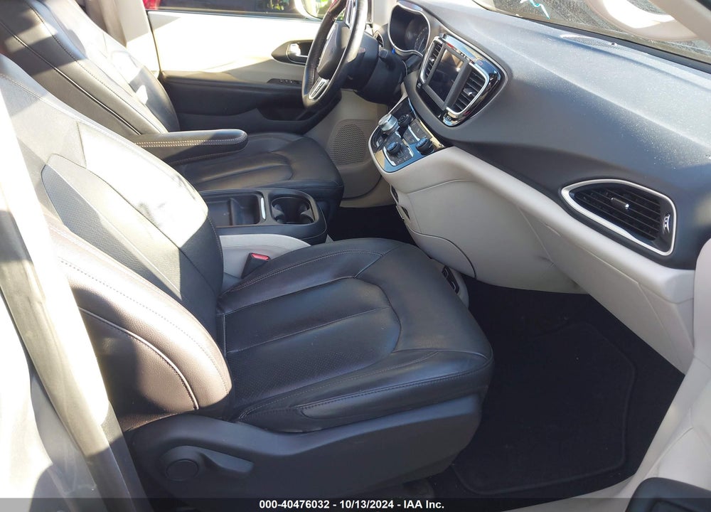2020 CHRYSLER PACIFICA TOURING L VIN: 2C4RC1BGXLR183089