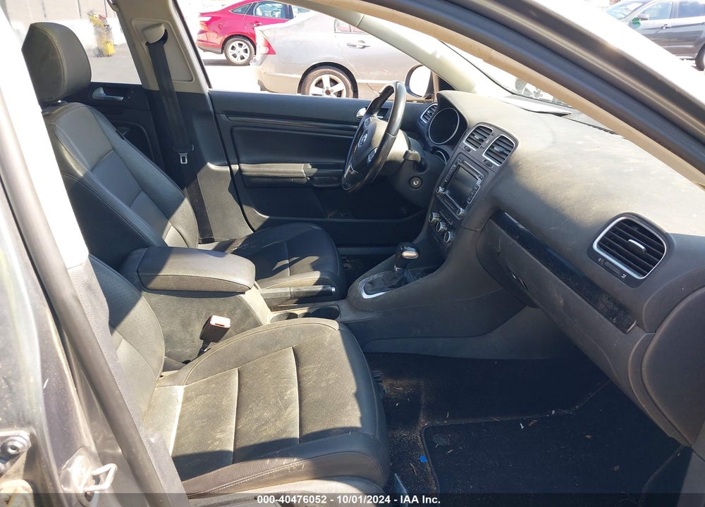 2011 VOLKSWAGEN JETTA SPORTWAGEN 2.0L TDI VIN: 3VWPL7AJ1BM649907