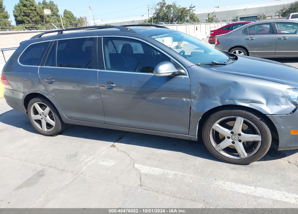 2011 VOLKSWAGEN JETTA SPORTWAGEN 2.0L TDI VIN: 3VWPL7AJ1BM649907
