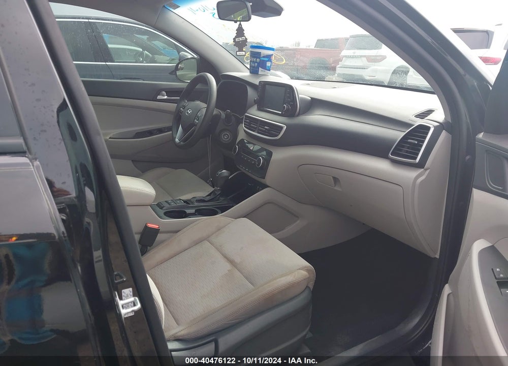 2019 HYUNDAI TUCSON SE VIN: KM8J23A46KU019404