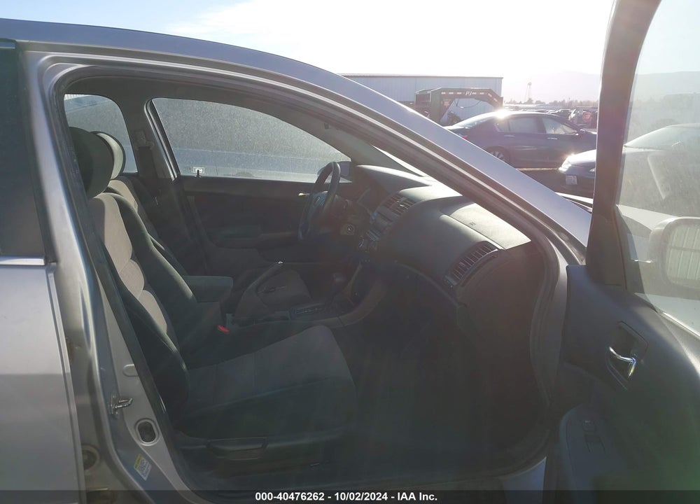 2005 HONDA ACCORD 2.4 LX VIN: 1HGCM56405A144420