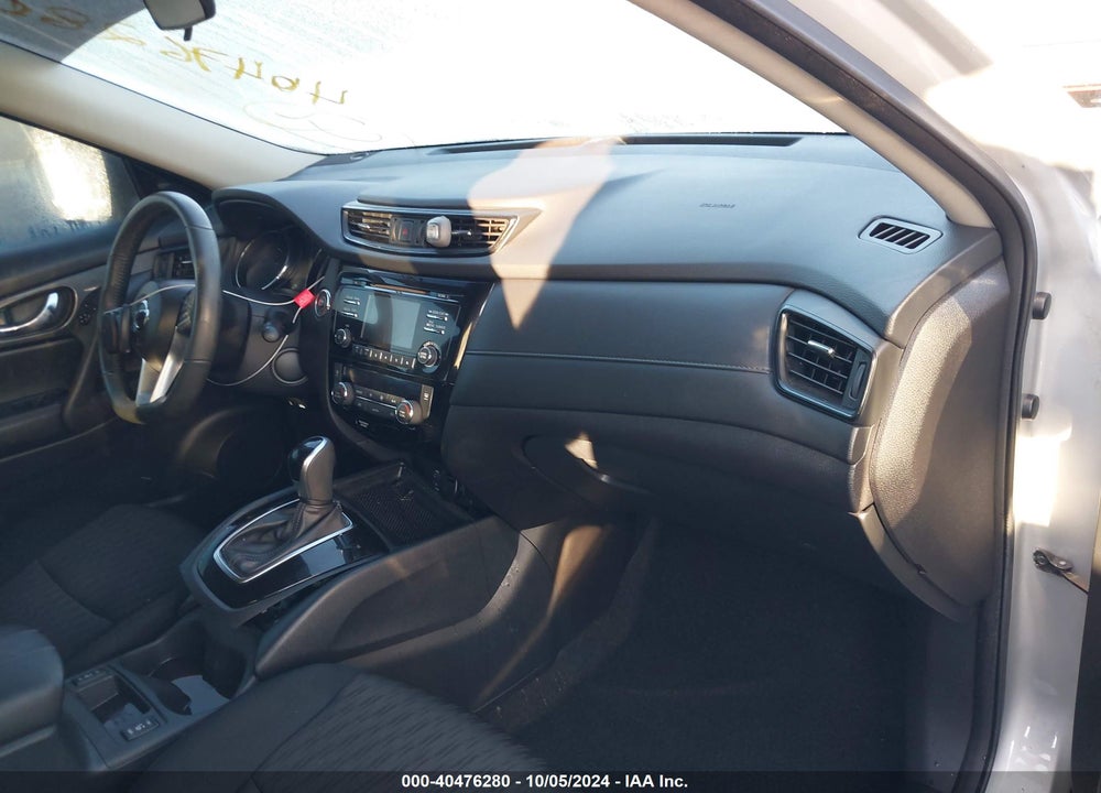 2017 NISSAN ROGUE SV VIN: 5N1AT2MT8HC745371
