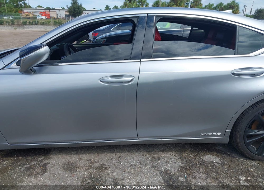 2022 LEXUS ES 300H F-SPORT VIN: 58AGA1C18NU014075
