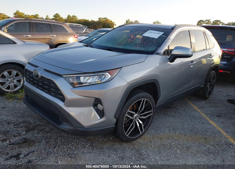 2019 TOYOTA RAV4 XLE VIN: JTMW1RFV2KD016808
