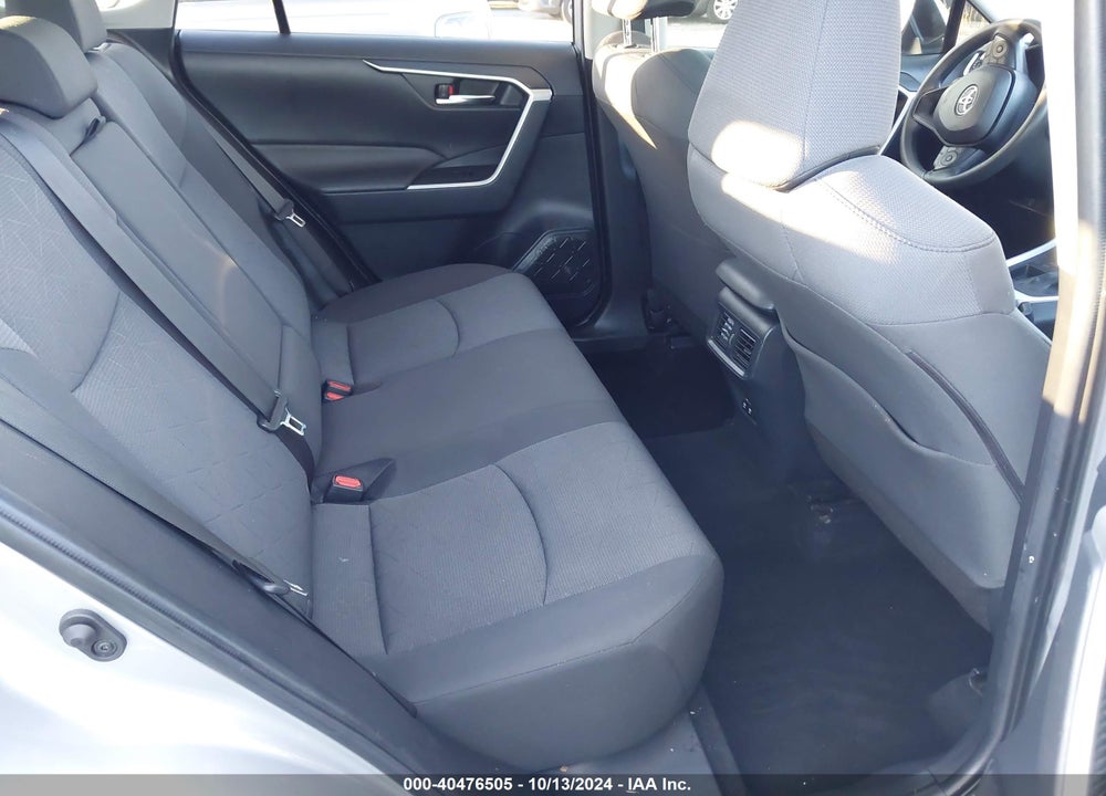 2019 TOYOTA RAV4 XLE VIN: JTMW1RFV2KD016808