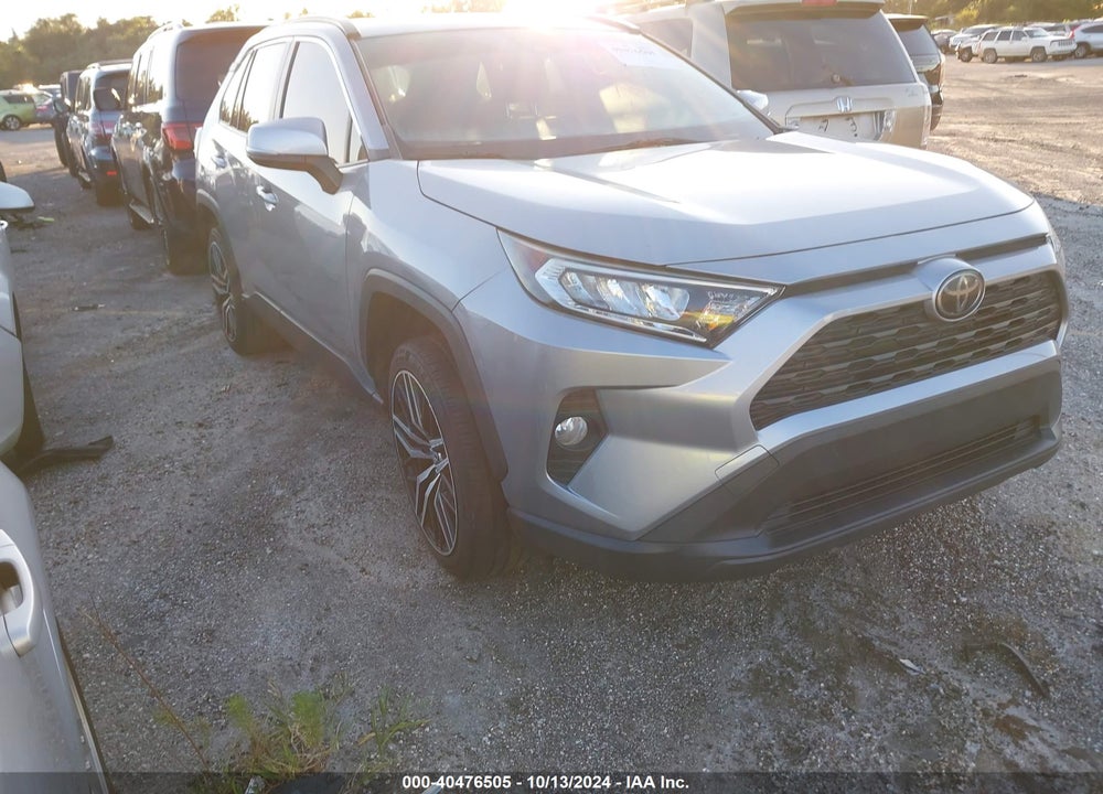 2019 TOYOTA RAV4 XLE VIN: JTMW1RFV2KD016808