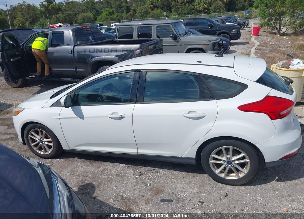 2015 FORD FOCUS SE VIN: 1FADP3K21FL249319