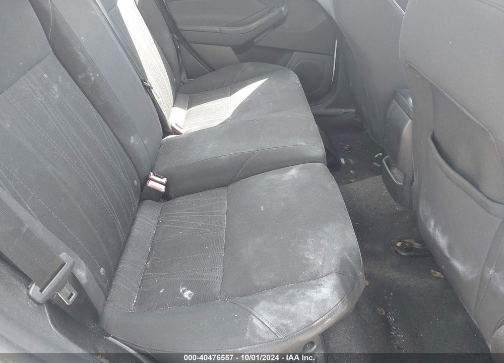 2015 FORD FOCUS SE VIN: 1FADP3K21FL249319