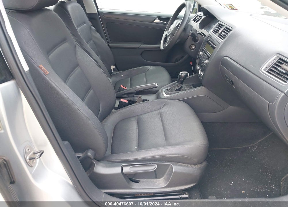 2011 VOLKSWAGEN JETTA 2.5L SE VIN: 3VWDZ7AJ6BM028535