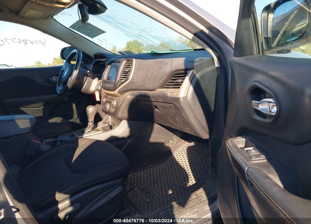 2017 JEEP CHEROKEE LATITUDE 4X4 VIN: 1C4PJMCB0HW520935