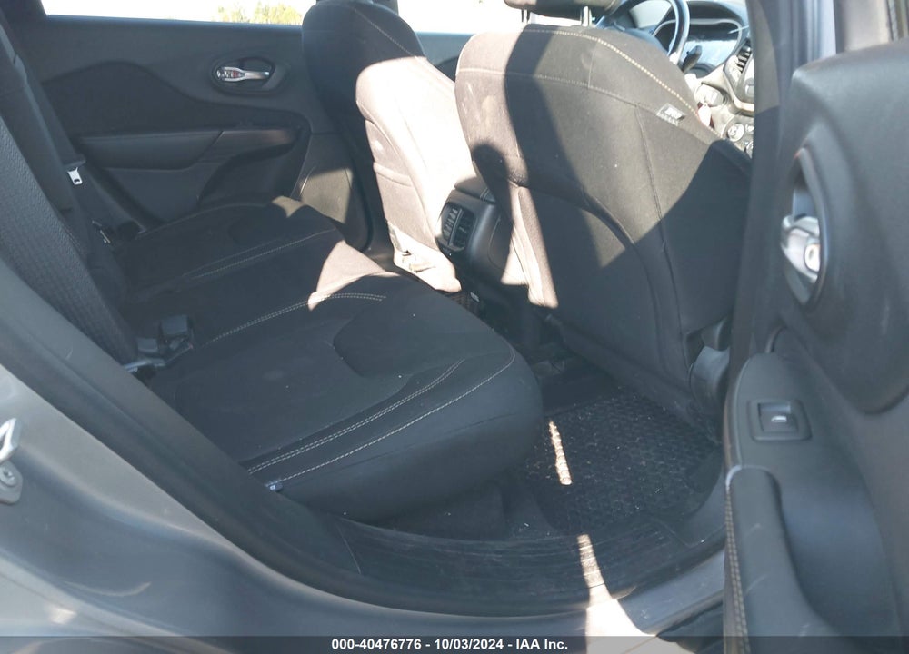 2017 JEEP CHEROKEE LATITUDE 4X4 VIN: 1C4PJMCB0HW520935