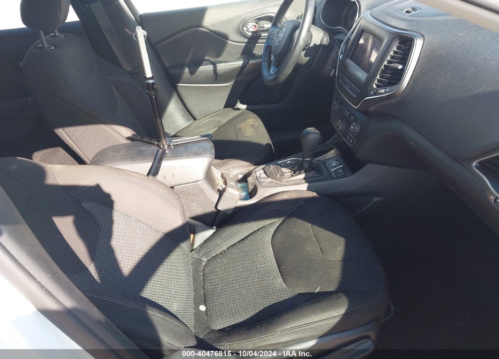 2019 JEEP CHEROKEE VIN: 1C4PJLCX3KD242282