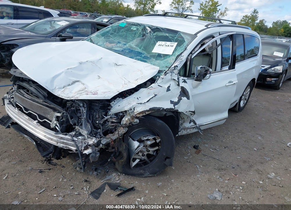 2020 CHRYSLER PACIFICA TOURING L VIN: 2C4RC1BG3LR275533