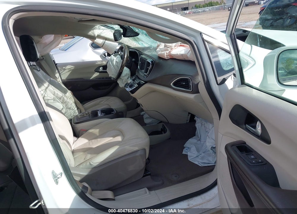 2020 CHRYSLER PACIFICA TOURING L VIN: 2C4RC1BG3LR275533