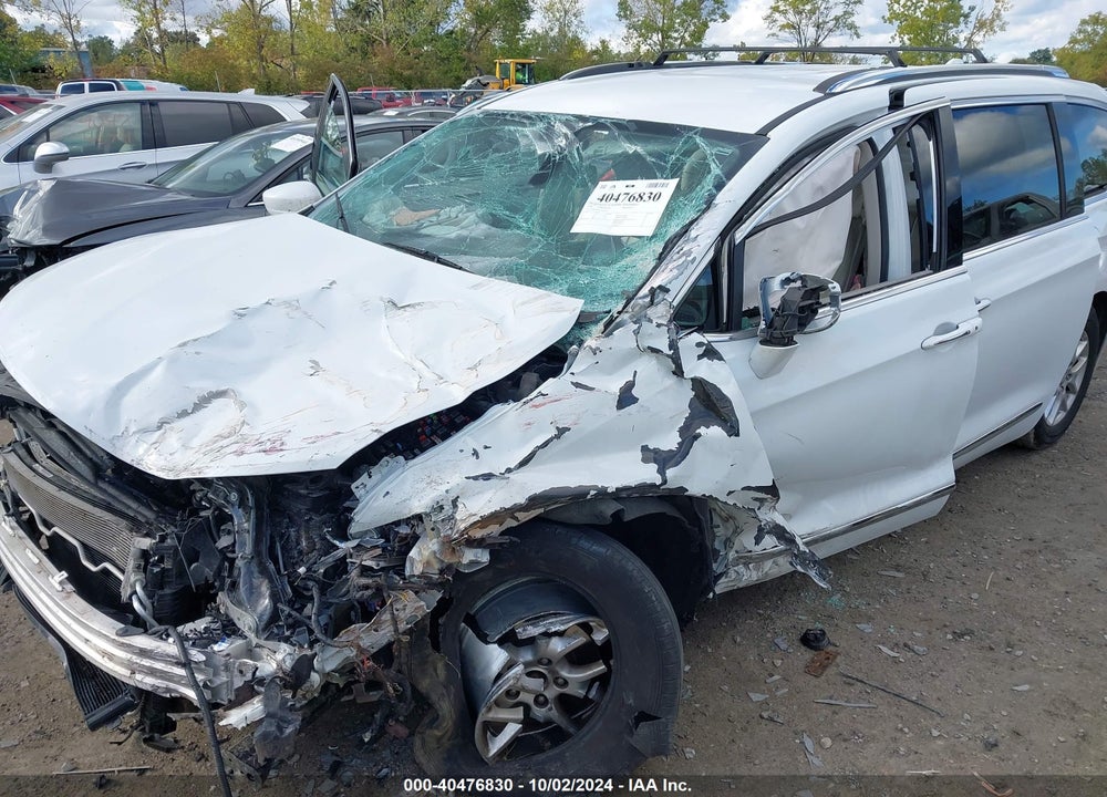 2020 CHRYSLER PACIFICA TOURING L VIN: 2C4RC1BG3LR275533