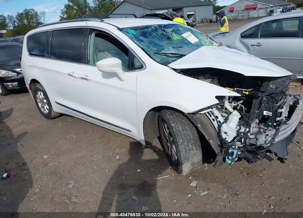 2020 CHRYSLER PACIFICA TOURING L VIN: 2C4RC1BG3LR275533