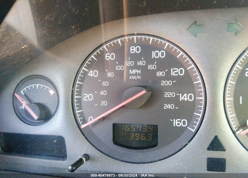 2002 VOLVO V70 XC VIN: YV1SZ58D421070871