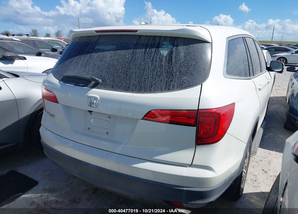 2018 HONDA PILOT EX VIN: 5FNYF5H30JB017400