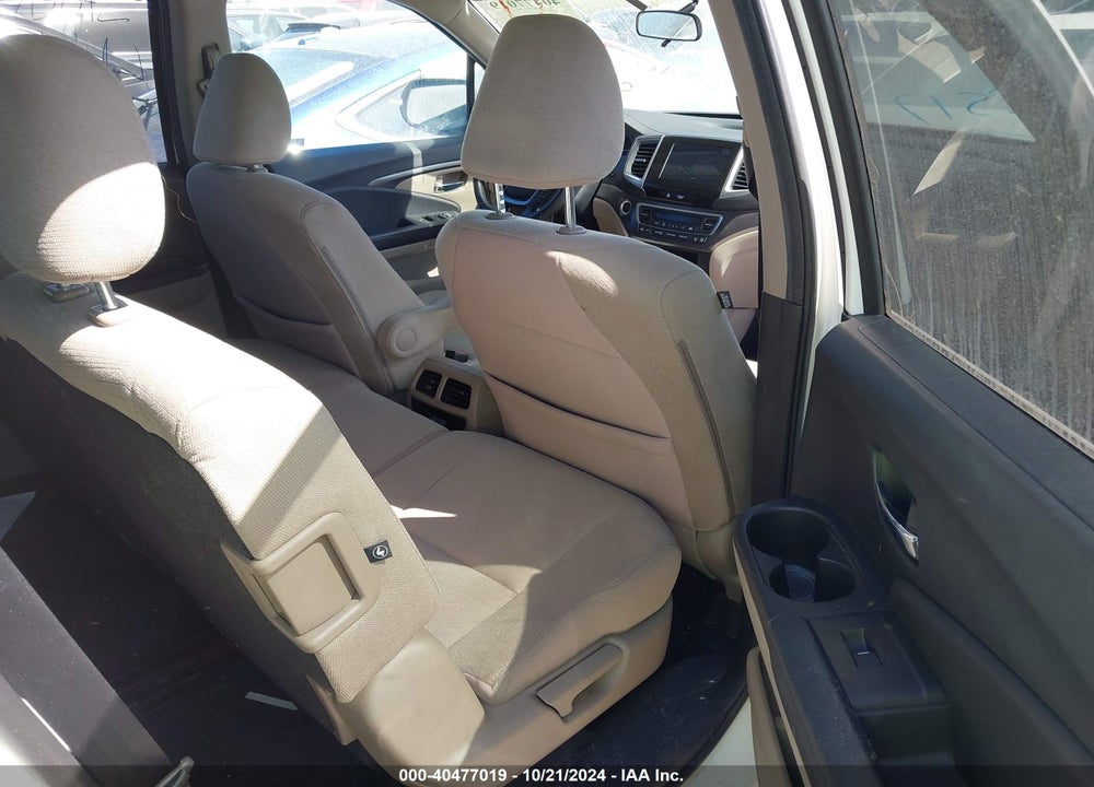 2018 HONDA PILOT EX VIN: 5FNYF5H30JB017400