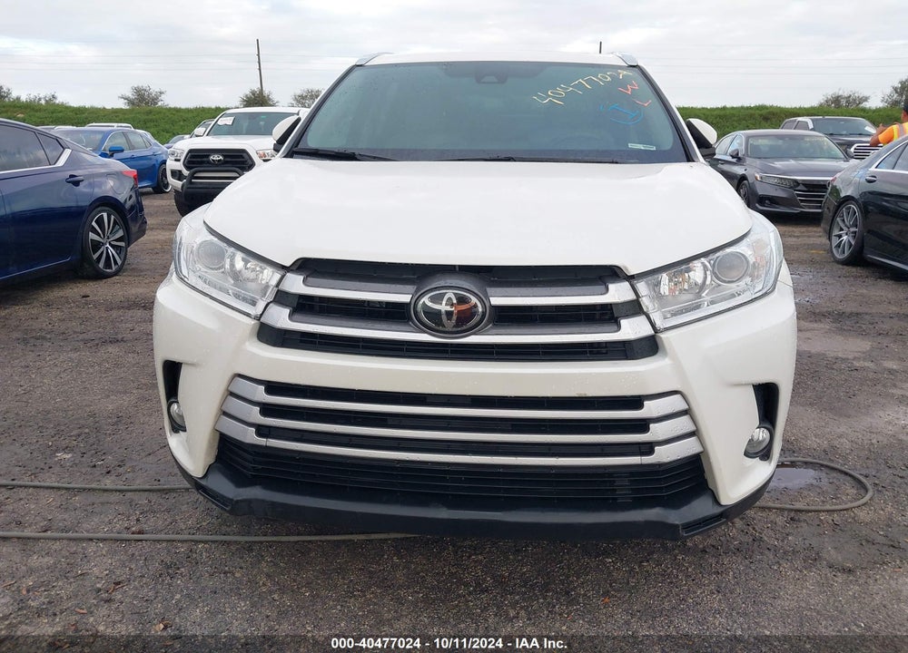 2019 TOYOTA HIGHLANDER XLE VIN: 5TDKZRFH2KS562093