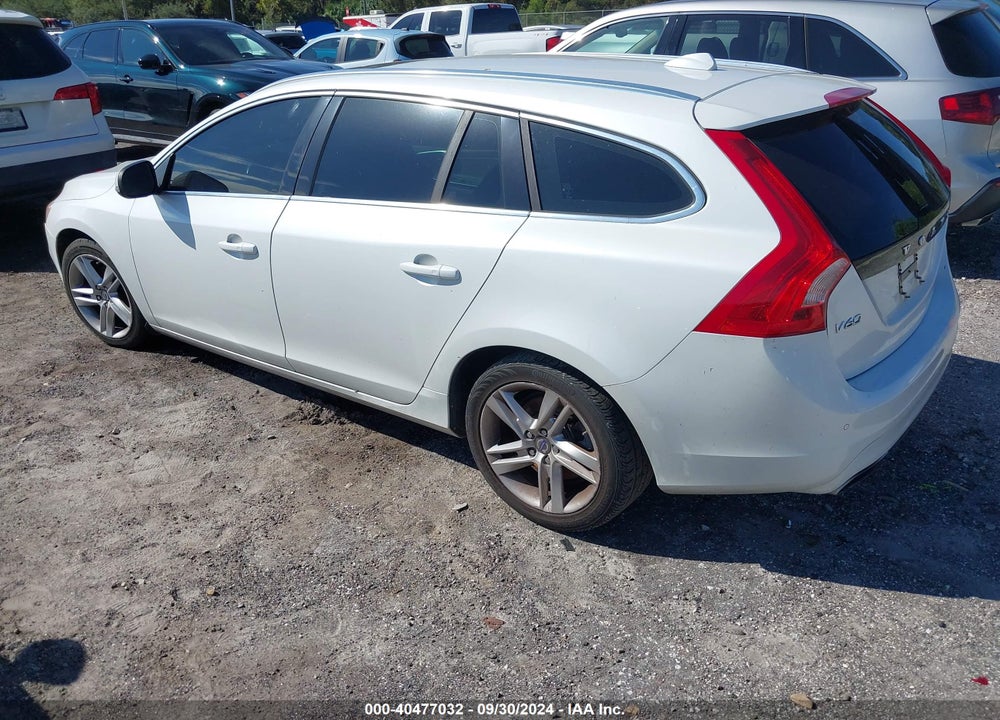 2015 VOLVO V60 T5 PREMIER PLUS VIN: YV140MEC1F1201589