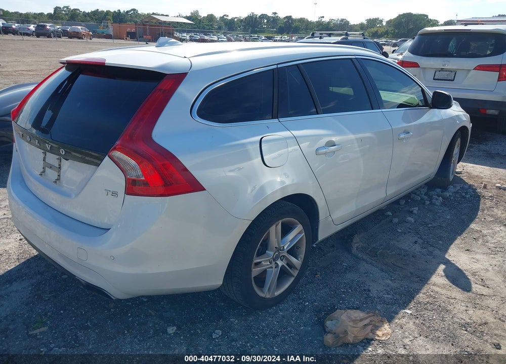 2015 VOLVO V60 T5 PREMIER PLUS VIN: YV140MEC1F1201589