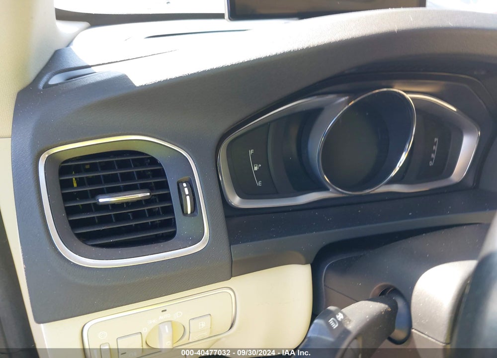 2015 VOLVO V60 T5 PREMIER PLUS VIN: YV140MEC1F1201589