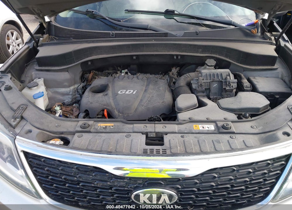 2015 KIA SORENTO LX VIN: 5XYKT3A69FG643423