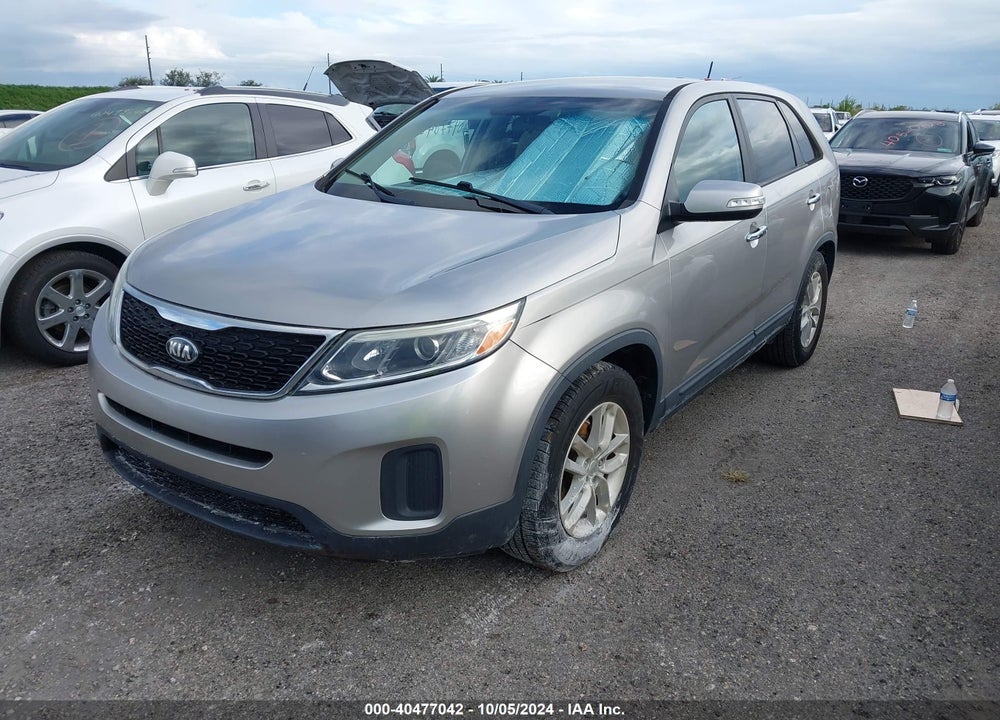 2015 KIA SORENTO LX VIN: 5XYKT3A69FG643423