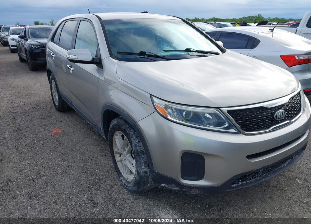 2015 KIA SORENTO LX VIN: 5XYKT3A69FG643423