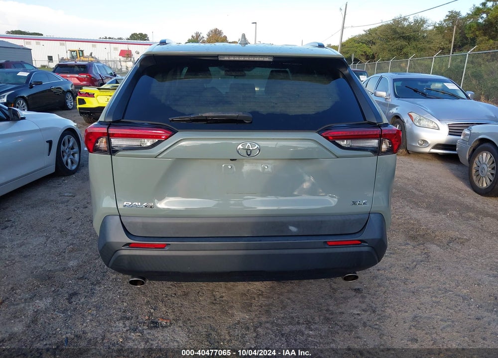 2019 TOYOTA RAV4 XLE VIN: 2T3W1RFV4KW011418