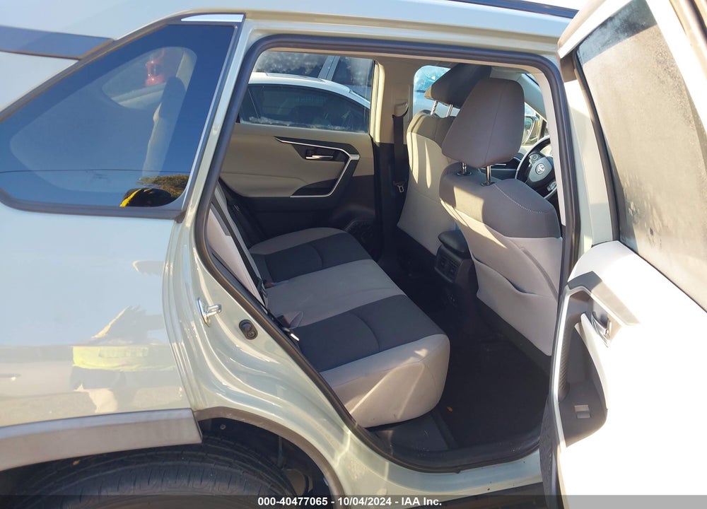 2019 TOYOTA RAV4 XLE VIN: 2T3W1RFV4KW011418