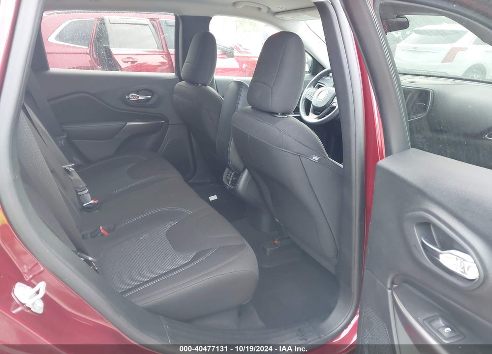 2019 JEEP CHEROKEE LATITUDE FWD VIN: 1C4PJLCB5KD439037
