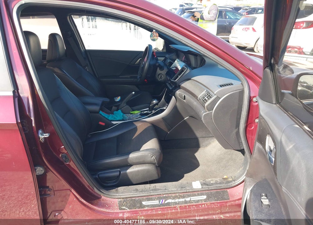 2017 HONDA ACCORD VIN: 1HGCR2F55HA041619