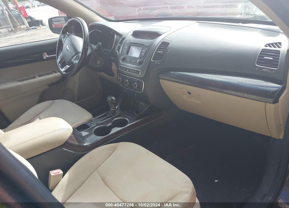 2014 KIA SORENTO LX VIN: 5XYKT3A66EG443274