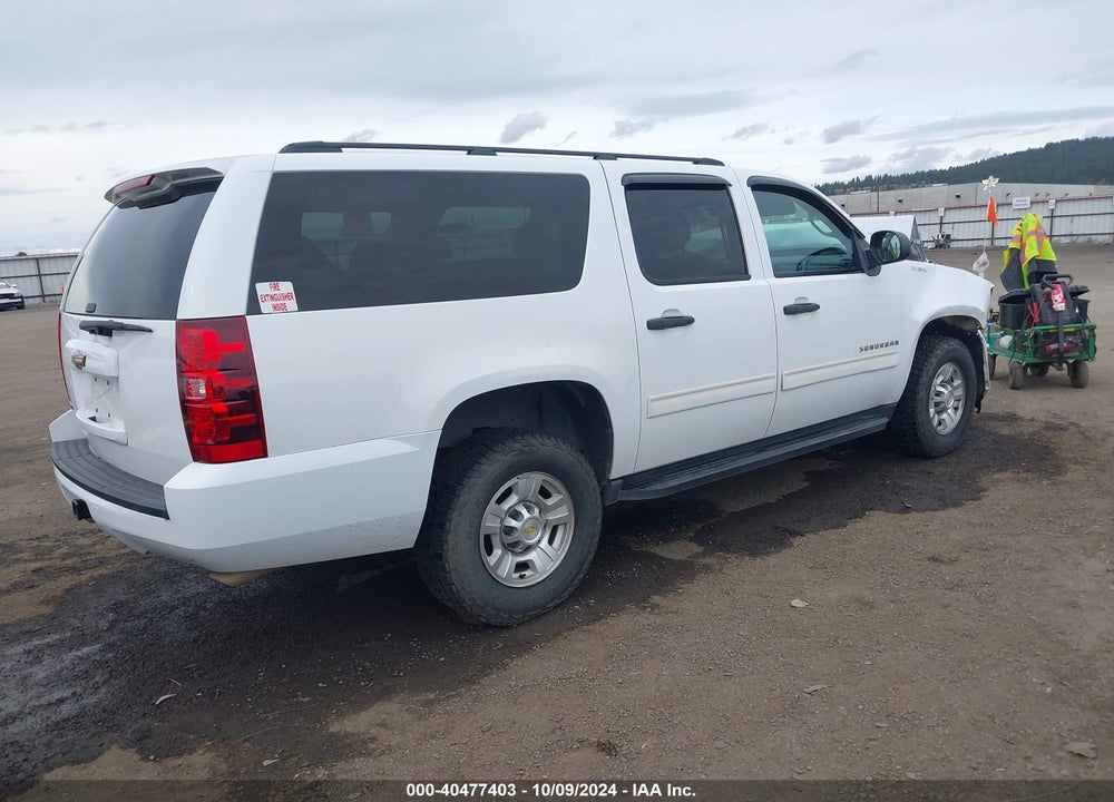 2010 CHEVROLET SUBURBAN 2500 LS VIN: 1GNZKLEG7AR272641