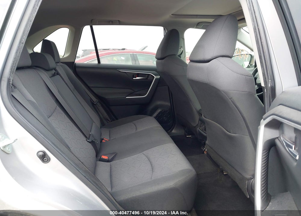2019 TOYOTA RAV4 XLE VIN: JTMW1RFV8KJ011680