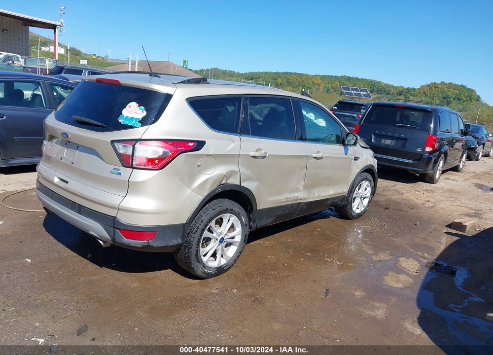 2018 FORD ESCAPE SE VIN: 1FMCU9GD1JUC69015